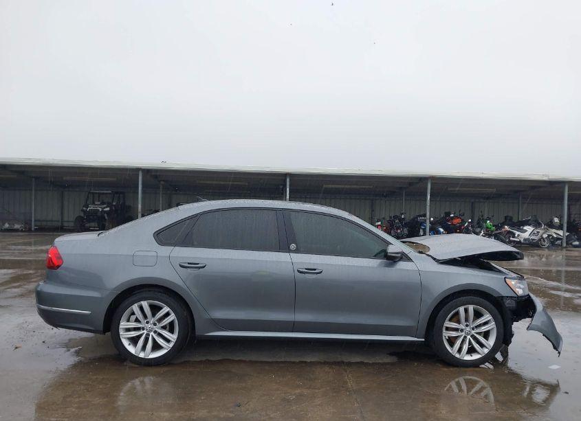 Photo 14 of 2019 Volkswagen Passat 2.0T WOLFSBURG EDITION (VIN 1VWLA7A38KC005733)