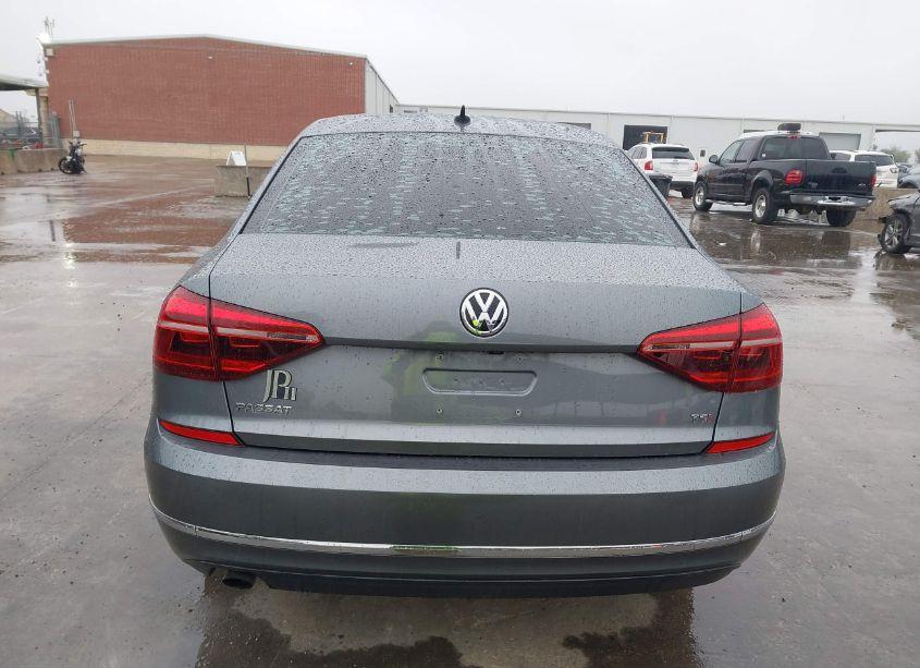 Photo 17 of 2019 Volkswagen Passat 2.0T WOLFSBURG EDITION (VIN 1VWLA7A38KC005733)