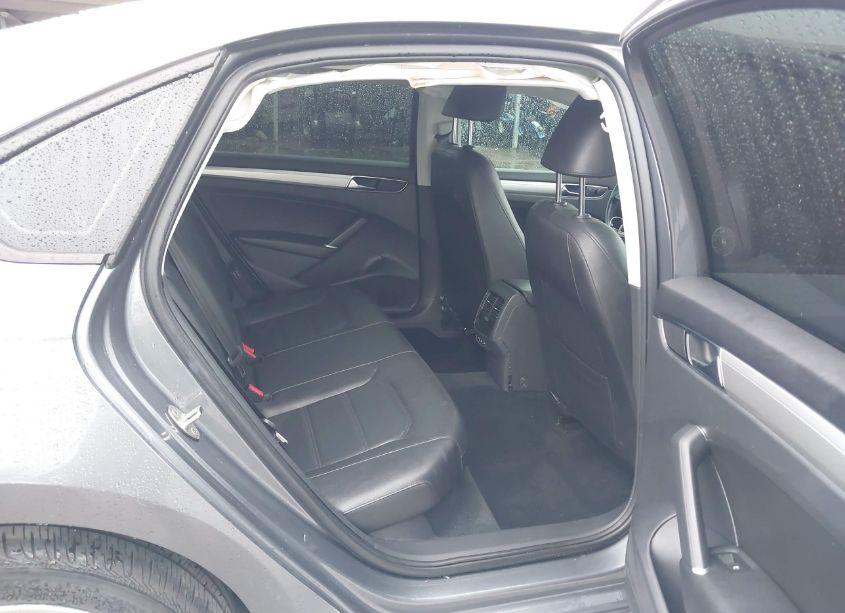 Photo 8 of 2019 Volkswagen Passat 2.0T WOLFSBURG EDITION (VIN 1VWLA7A38KC005733)