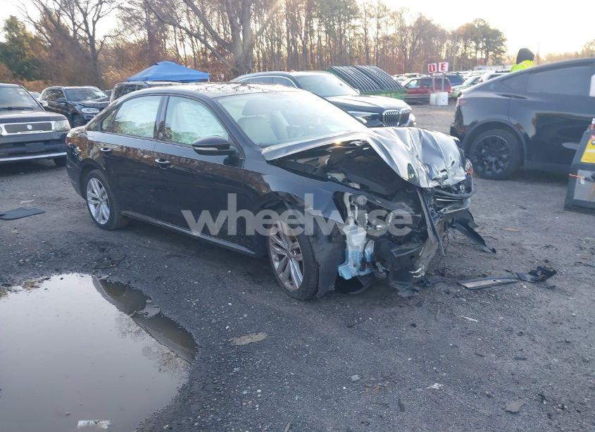 2019 Volkswagen Passat 2.0T WOLFSBURG EDITION (VIN 1VWLA7A39KC003411) main photo