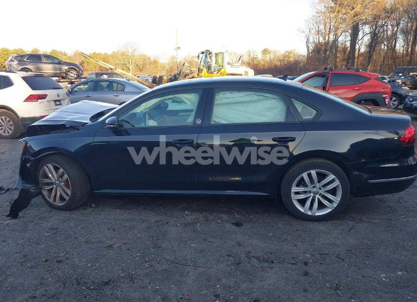 Photo 14 of 2019 Volkswagen Passat 2.0T WOLFSBURG EDITION (VIN 1VWLA7A39KC003411)