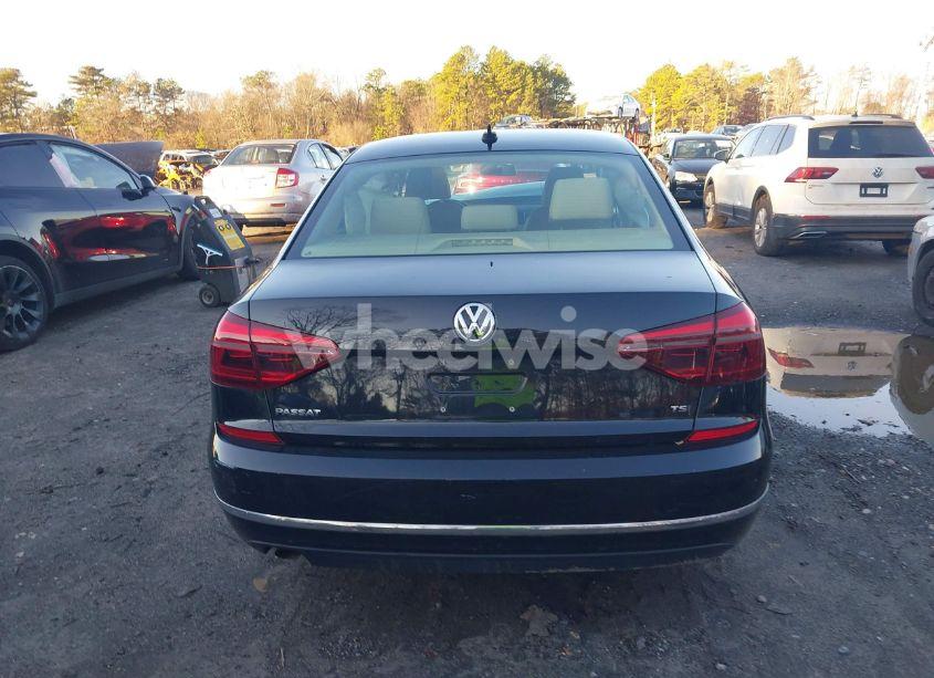Photo 16 of 2019 Volkswagen Passat 2.0T WOLFSBURG EDITION (VIN 1VWLA7A39KC003411)