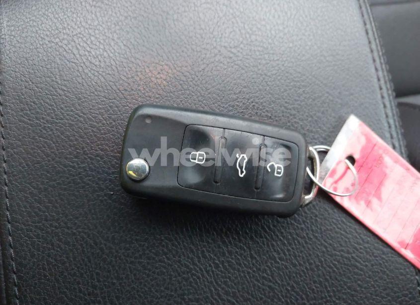 Photo 11 of 2019 Volkswagen Passat 2.0T WOLFSBURG EDITION (VIN 1VWLA7A3XKC007385)