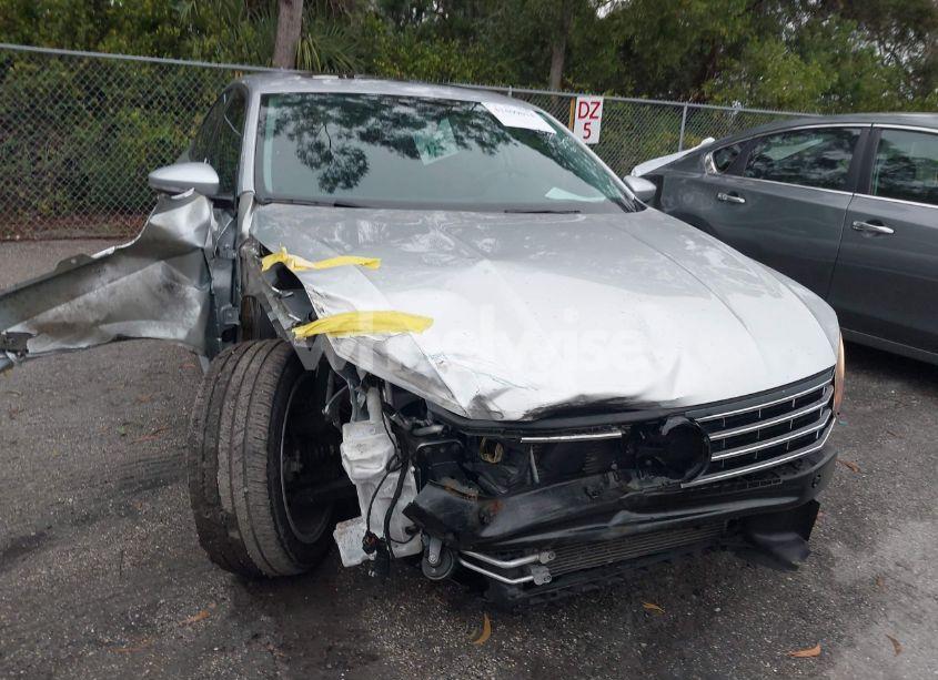 Photo 6 of 2019 Volkswagen Passat 2.0T WOLFSBURG EDITION (VIN 1VWLA7A3XKC007385)