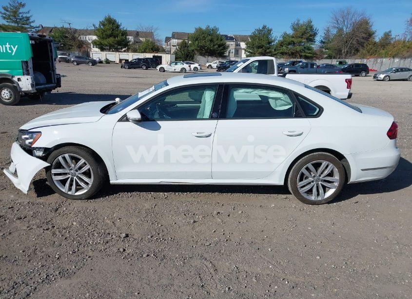 Photo 13 of 2019 Volkswagen Passat 2.0T WOLFSBURG EDITION (VIN 1VWLA7A3XKC007418)
