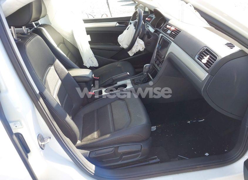 Photo 5 of 2019 Volkswagen Passat 2.0T WOLFSBURG EDITION (VIN 1VWLA7A3XKC007418)