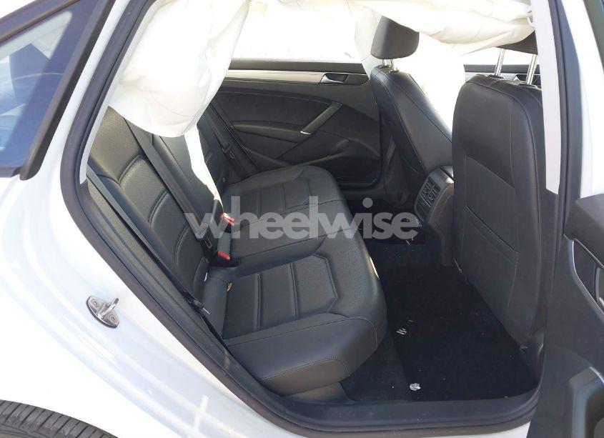 Photo 8 of 2019 Volkswagen Passat 2.0T WOLFSBURG EDITION (VIN 1VWLA7A3XKC007418)