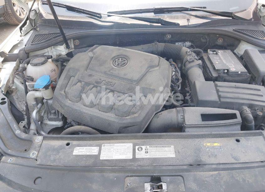 Photo 10 of 2019 Volkswagen Passat 2.0T WOLFSBURG EDITION (VIN 1VWLA7A3XKC010173)