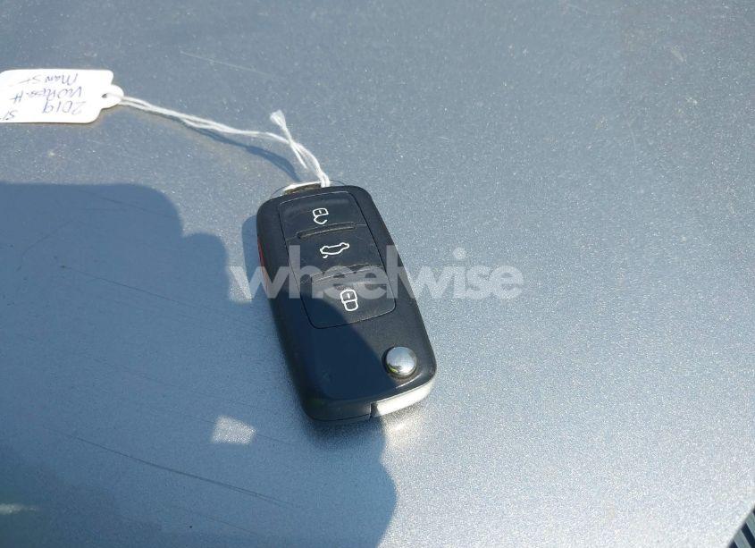 Photo 11 of 2019 Volkswagen Passat 2.0T WOLFSBURG EDITION (VIN 1VWLA7A3XKC010173)