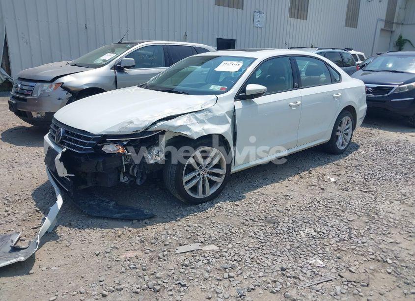 Photo 2 of 2019 Volkswagen Passat 2.0T WOLFSBURG EDITION (VIN 1VWLA7A3XKC010173)