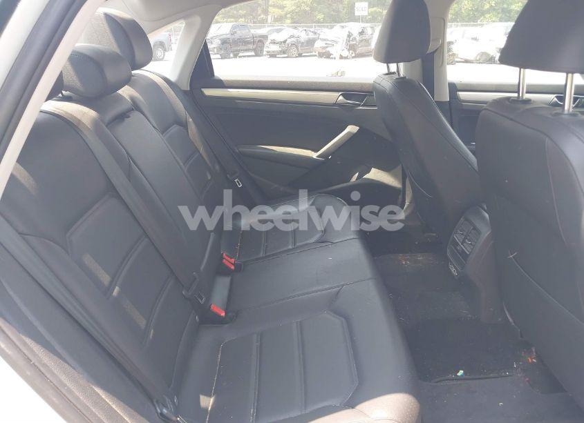 Photo 8 of 2019 Volkswagen Passat 2.0T WOLFSBURG EDITION (VIN 1VWLA7A3XKC010173)