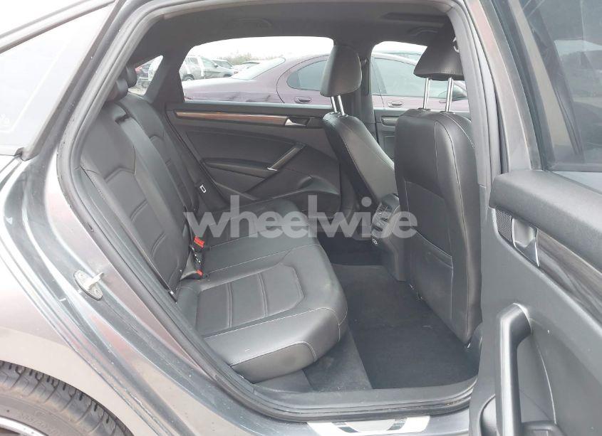 Photo 8 of 2021 Volkswagen Passat 2.0T R-LINE (VIN 1VWMA7A30MC010884)