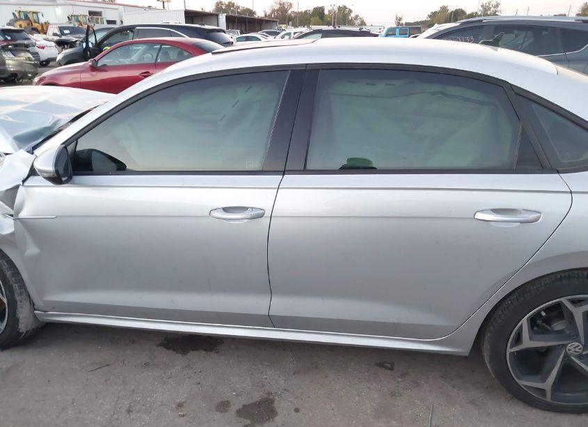 Photo 14 of 2020 Volkswagen Passat 2.0T R-LINE (VIN 1VWMA7A31LC013677)