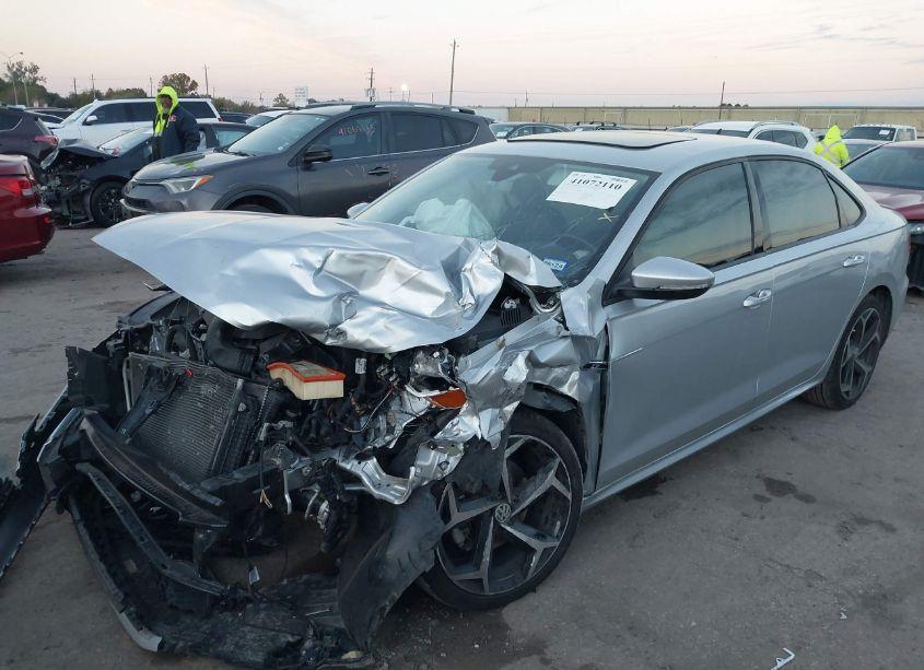 Photo 2 of 2020 Volkswagen Passat 2.0T R-LINE (VIN 1VWMA7A31LC013677)