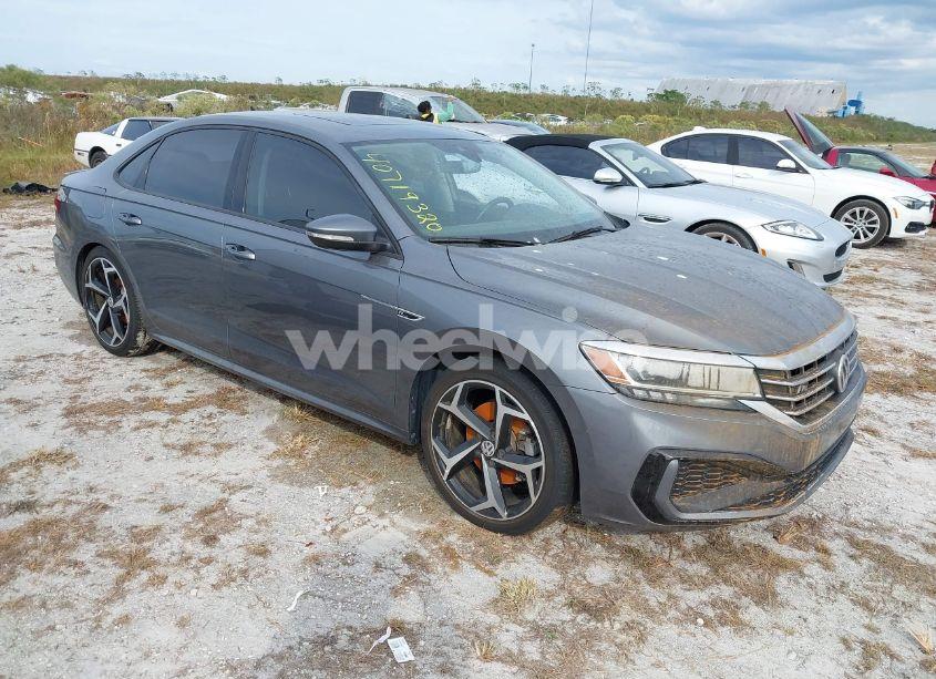 2020 Volkswagen Passat 2.0T R-LINE (VIN 1VWMA7A34LC011180) main photo