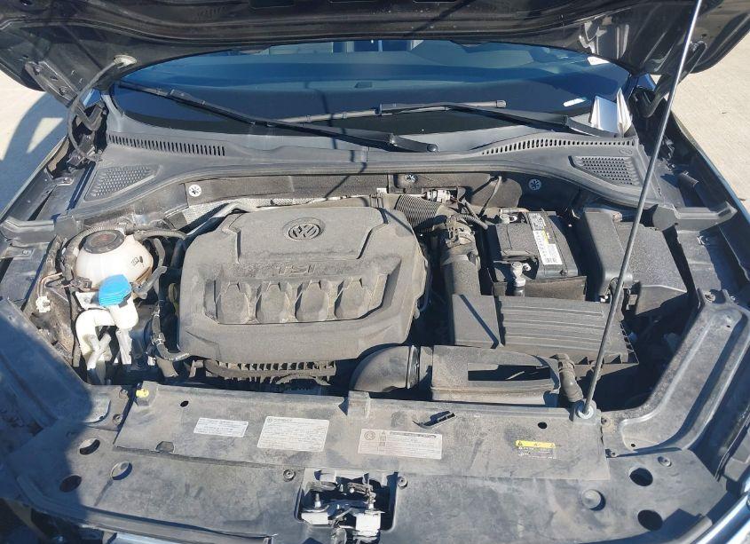 Photo 10 of 2020 Volkswagen Passat 2.0T R-LINE (VIN 1VWMA7A34LC021658)