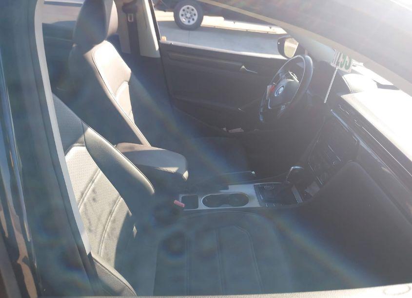 Photo 5 of 2020 Volkswagen Passat 2.0T R-LINE (VIN 1VWMA7A34LC021658)