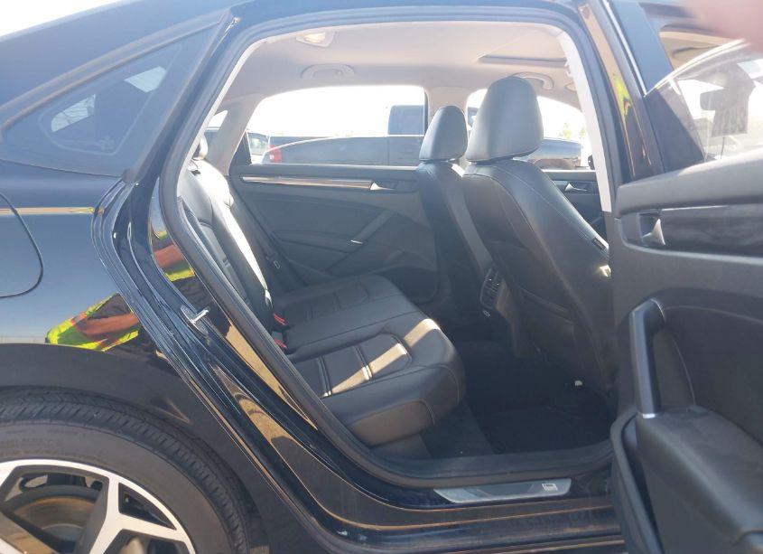 Photo 8 of 2020 Volkswagen Passat 2.0T R-LINE (VIN 1VWMA7A34LC021658)