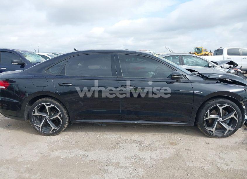 Photo 13 of 2020 Volkswagen Passat 2.0T R-LINE (VIN 1VWMA7A34LC025189)
