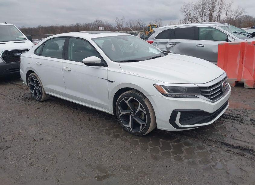 2020 Volkswagen Passat 2.0T R-LINE (VIN 1VWMA7A36LC010290) main photo