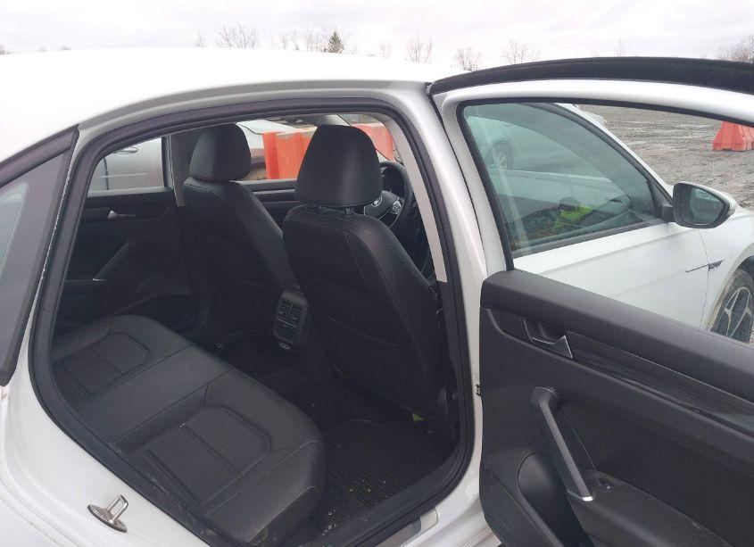 Photo 8 of 2020 Volkswagen Passat 2.0T R-LINE (VIN 1VWMA7A36LC010290)