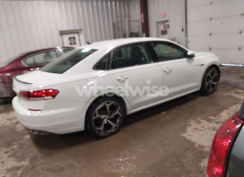 Photo 4 of 2020 Volkswagen Passat 2.0T R-LINE (VIN 1VWMA7A37LC021086)