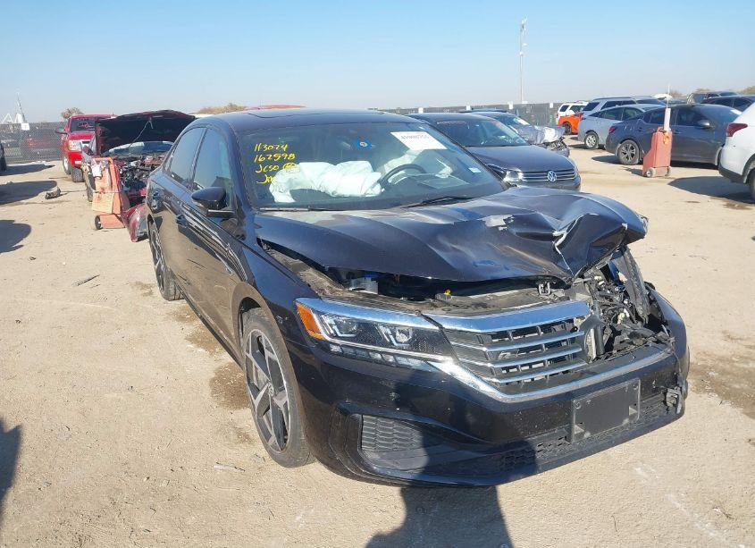 2021 Volkswagen Passat 2.0T R-LINE (VIN 1VWMA7A37MC011370) main photo