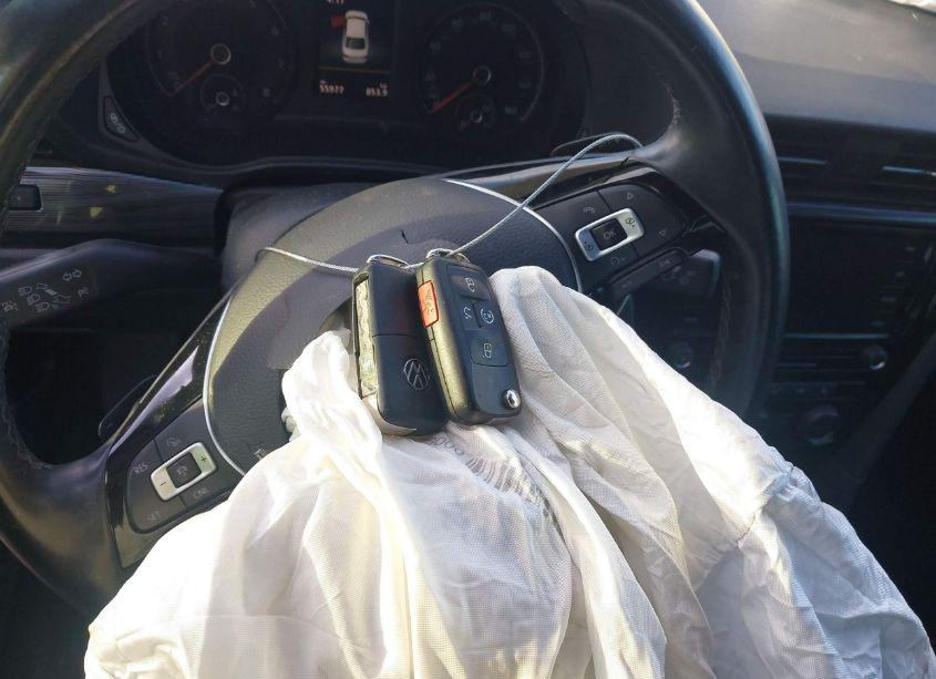 Photo 11 of 2021 Volkswagen Passat 2.0T R-LINE (VIN 1VWMA7A37MC011370)