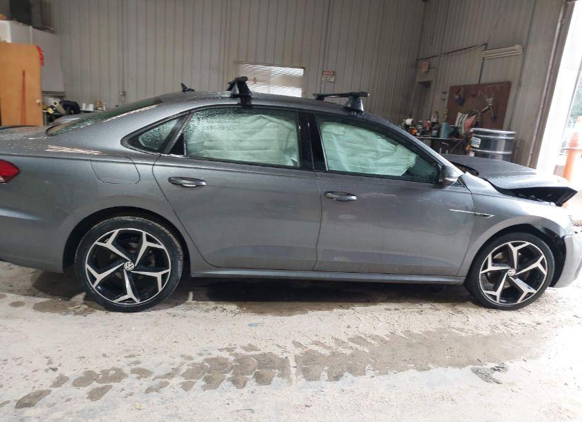 Photo 13 of 2020 Volkswagen Passat 2.0T R-LINE (VIN 1VWMA7A38LC010839)