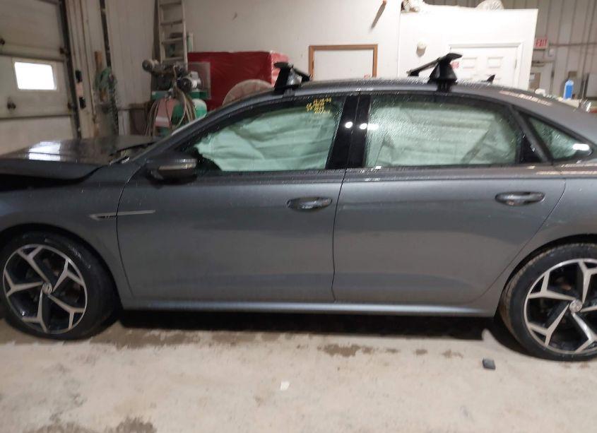 Photo 14 of 2020 Volkswagen Passat 2.0T R-LINE (VIN 1VWMA7A38LC010839)