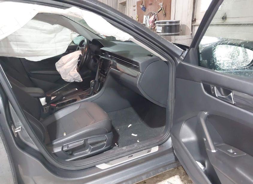 Photo 5 of 2020 Volkswagen Passat 2.0T R-LINE (VIN 1VWMA7A38LC010839)