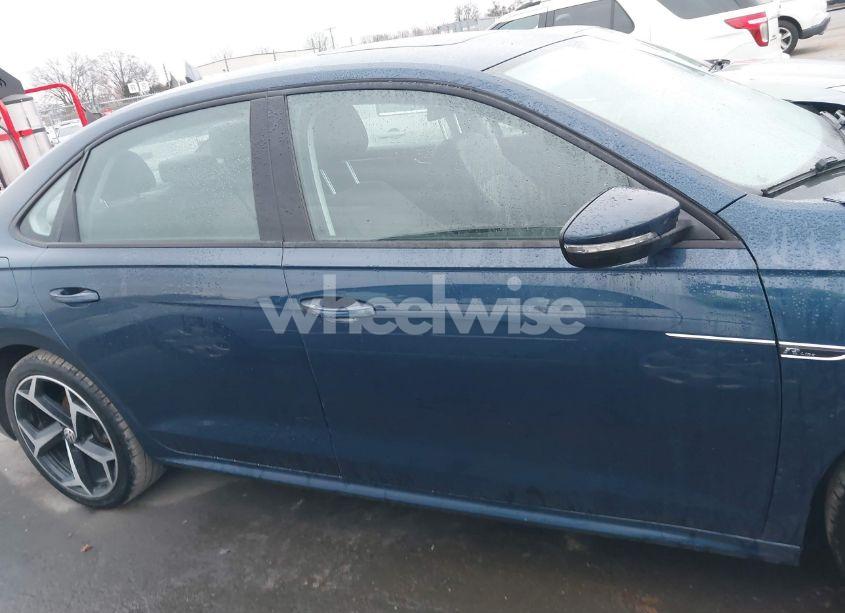 Photo 13 of 2020 Volkswagen Passat 2.0T R-LINE (VIN 1VWMA7A39LC024412)