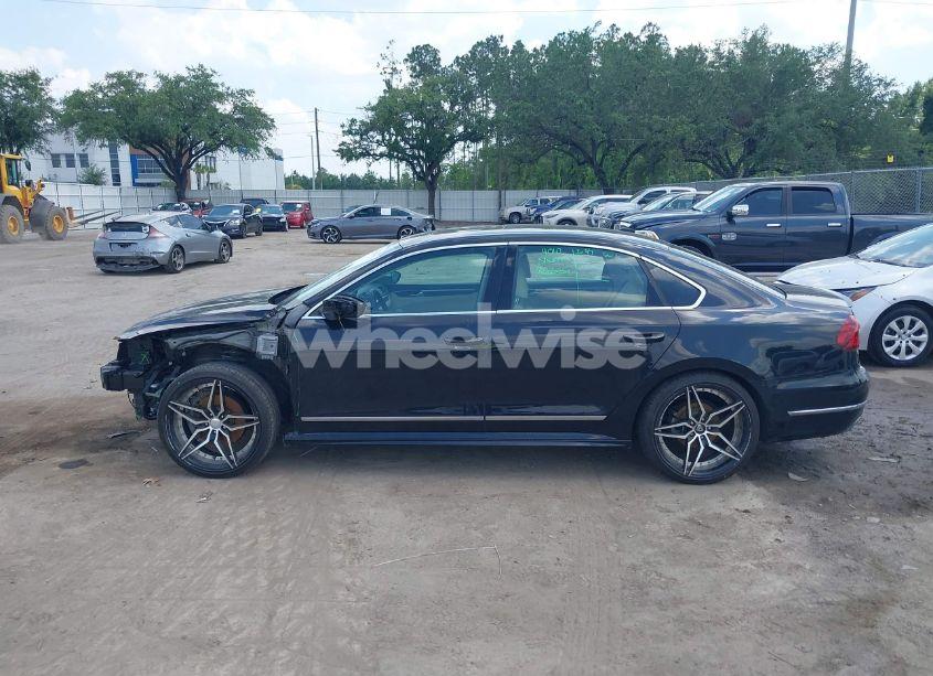 Photo 15 of 2019 Volkswagen Passat 2.0T SE R-LINE (VIN 1VWMA7A3XKC002174)
