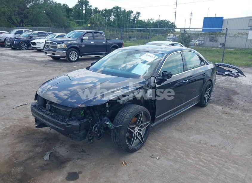 Photo 2 of 2019 Volkswagen Passat 2.0T SE R-LINE (VIN 1VWMA7A3XKC002174)