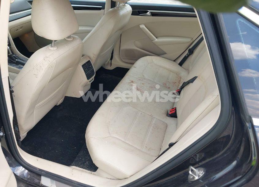 Photo 8 of 2019 Volkswagen Passat 2.0T SE R-LINE (VIN 1VWMA7A3XKC002174)