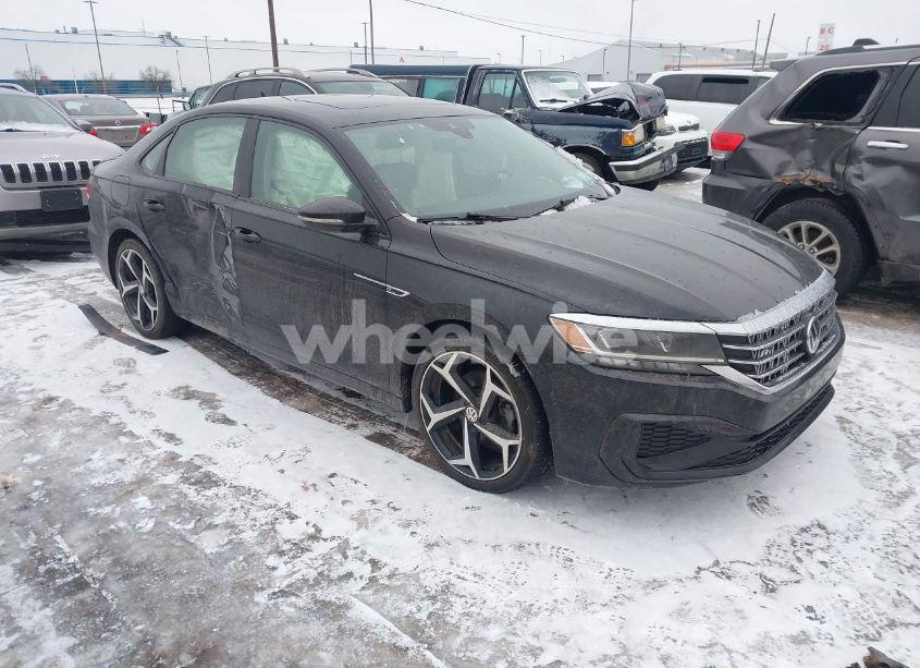 2020 Volkswagen Passat 2.0T R-LINE (VIN 1VWMA7A3XLC020708) main photo