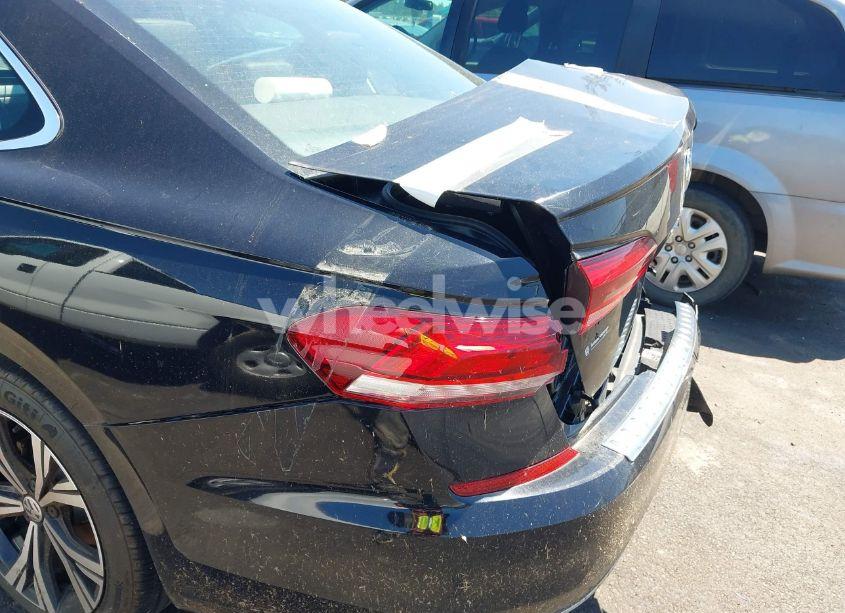 Photo 18 of 2021 Volkswagen Passat 2.0T SE (VIN 1VWSA7A30MC003988)