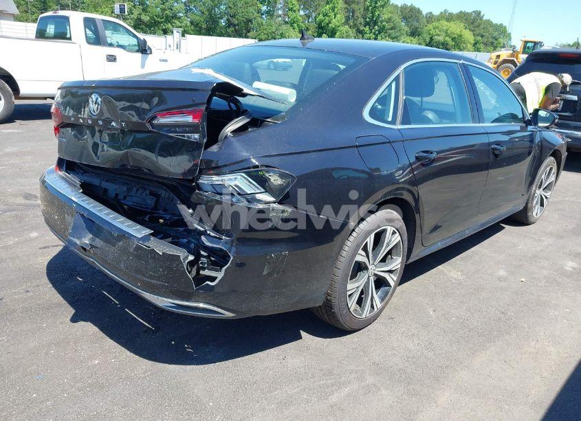Photo 4 of 2021 Volkswagen Passat 2.0T SE (VIN 1VWSA7A30MC003988)