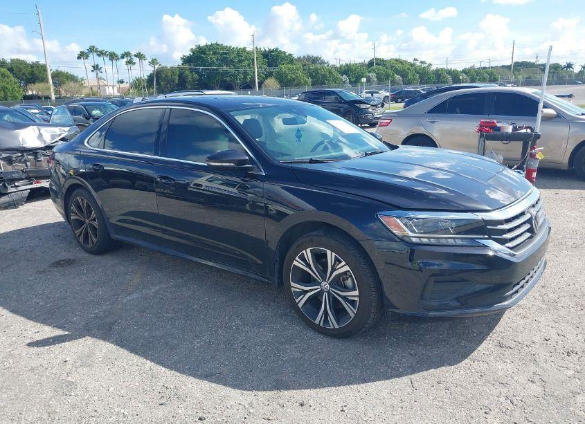 2021 Volkswagen Passat 2.0T SE (VIN 1VWSA7A30MC005255) main photo