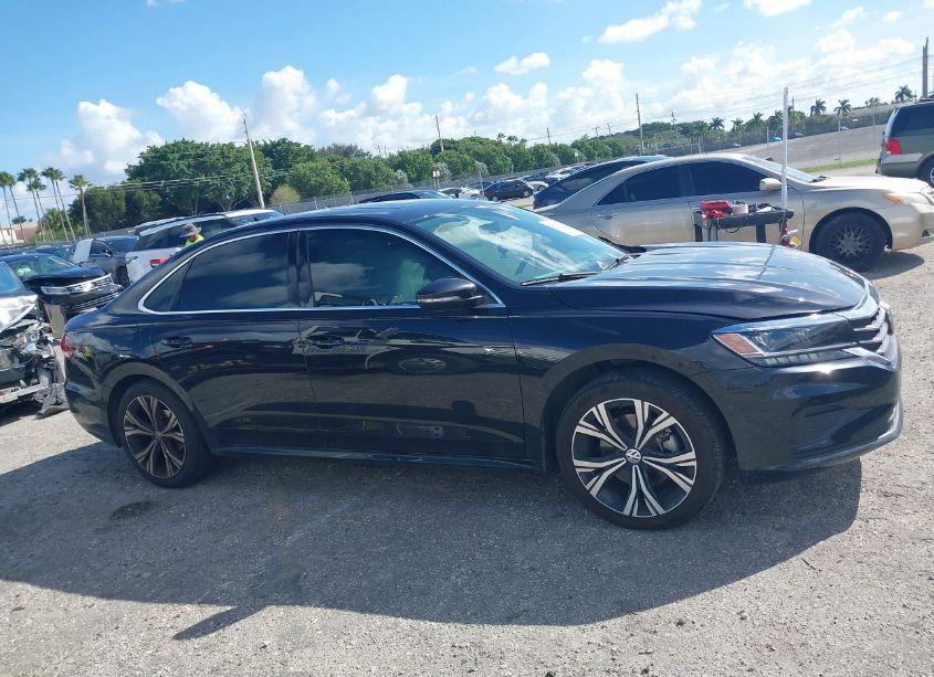 Photo 13 of 2021 Volkswagen Passat 2.0T SE (VIN 1VWSA7A30MC005255)