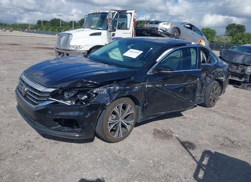 Photo 2 of 2021 Volkswagen Passat 2.0T SE (VIN 1VWSA7A30MC005255)