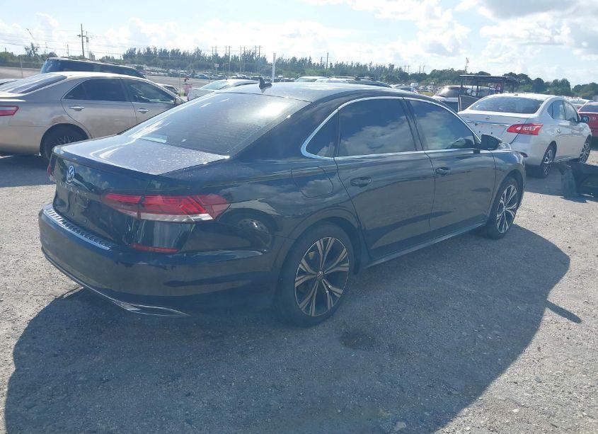Photo 4 of 2021 Volkswagen Passat 2.0T SE (VIN 1VWSA7A30MC005255)