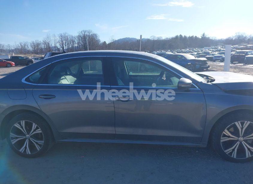 Photo 13 of 2021 Volkswagen Passat 2.0T SE (VIN 1VWSA7A30MC016434)
