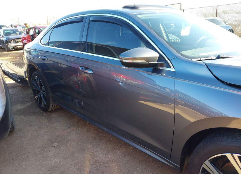 Photo 14 of 2021 Volkswagen Passat 2.0T SE (VIN 1VWSA7A30MC017776)