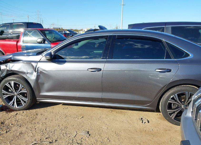 Photo 15 of 2021 Volkswagen Passat 2.0T SE (VIN 1VWSA7A30MC017776)