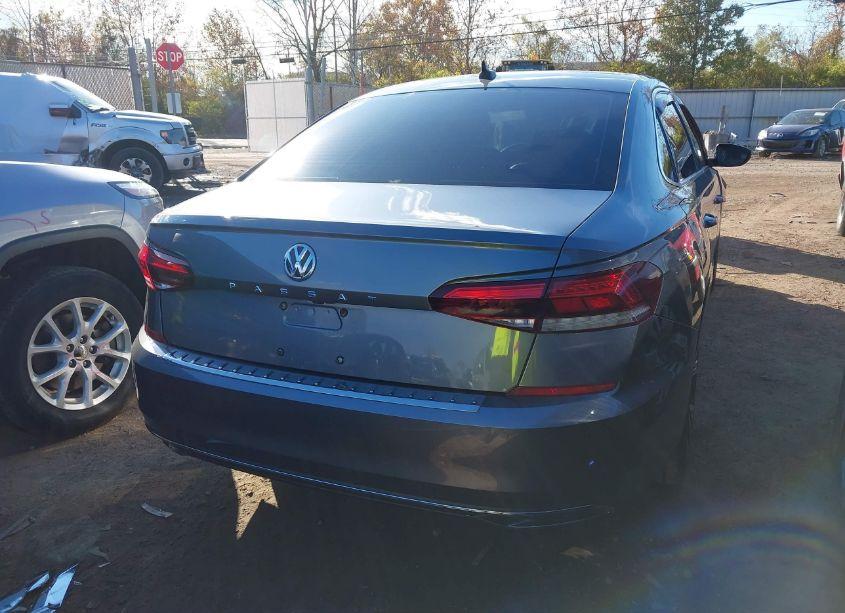 Photo 4 of 2021 Volkswagen Passat 2.0T SE (VIN 1VWSA7A30MC017776)