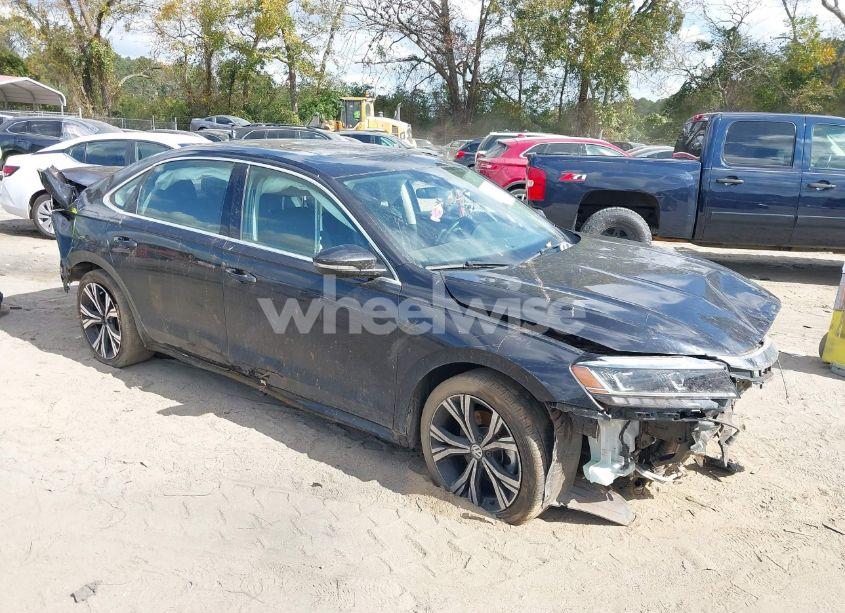 2021 Volkswagen Passat 2.0T SE (VIN 1VWSA7A31MC001165) main photo