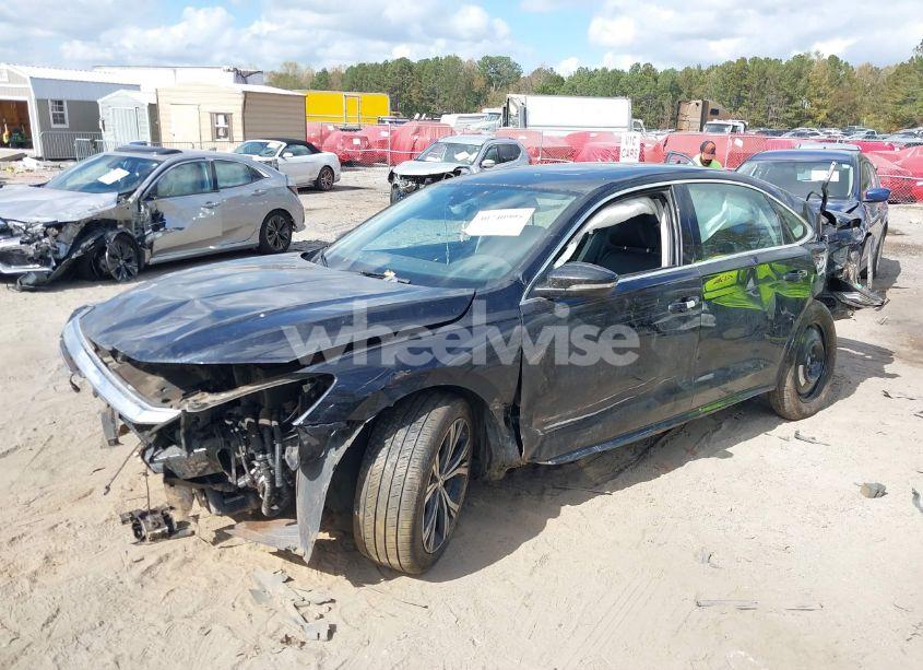 Photo 2 of 2021 Volkswagen Passat 2.0T SE (VIN 1VWSA7A31MC001165)