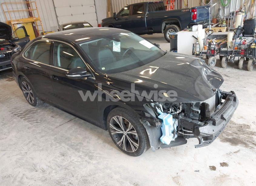 2021 Volkswagen Passat 2.0T SE (VIN 1VWSA7A31MC006446) main photo