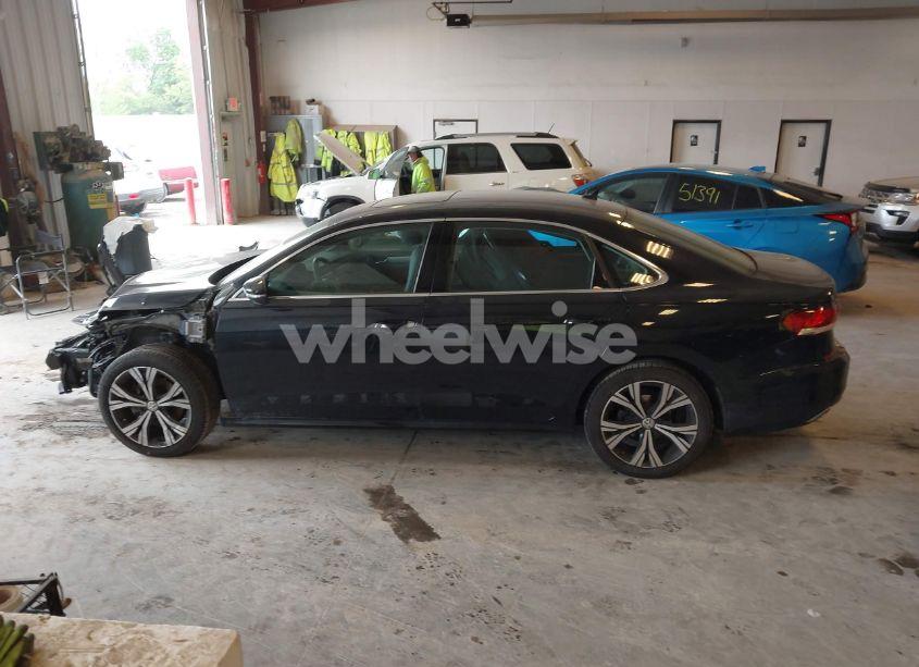 Photo 14 of 2021 Volkswagen Passat 2.0T SE (VIN 1VWSA7A31MC006446)